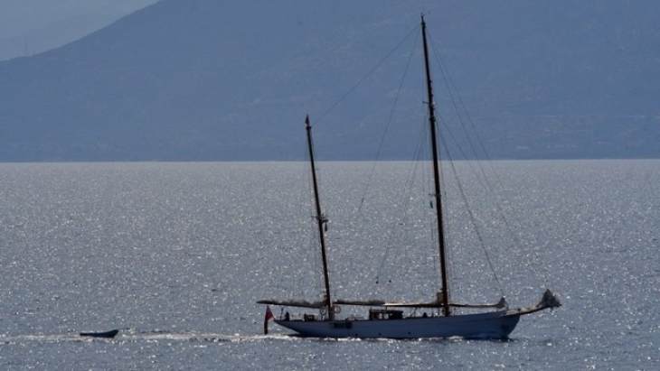 Ιστιοφόρο με 6 επιβάτες προσάραξε στην Κάλυμνο