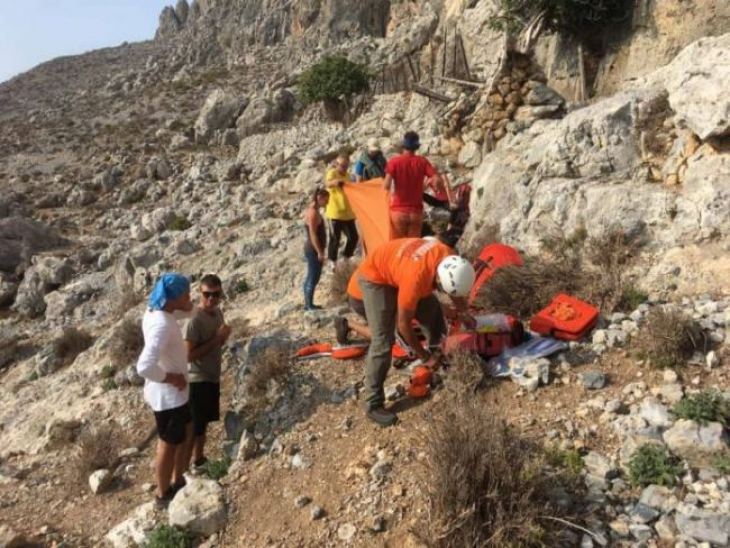 Δύο πετυχημένες επιχειρήσεις διάσωσης και μεταφοράς στο Νοσοκομείο Καλύμνου 52χρονης Σλοβάκας και 80 χρόνου Γερμανού αναρριχητή.