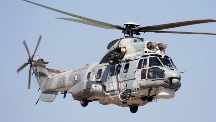 Σε περιπέτειες λόγω καιρού έπεσε Super Puma με τραυματία τροχαίου από την Κάλυμνο. Πάλεψαν και τα κατάφεραν.