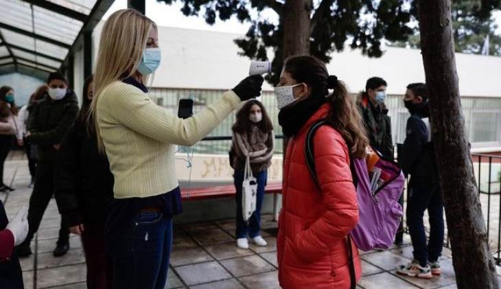 Σχολεία: Δύσκολη η εξίσωση για το άνοιγμα λόγω της Όμικρον - Όλα τα σενάρια