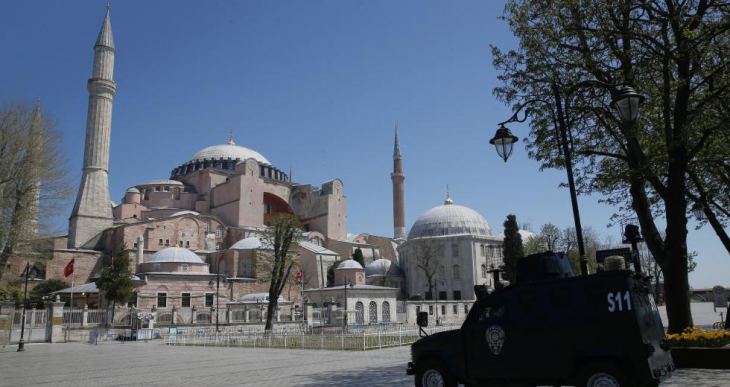 Ψάχνουν φόρμουλα για να γίνει τζαμί η Αγία Σοφία